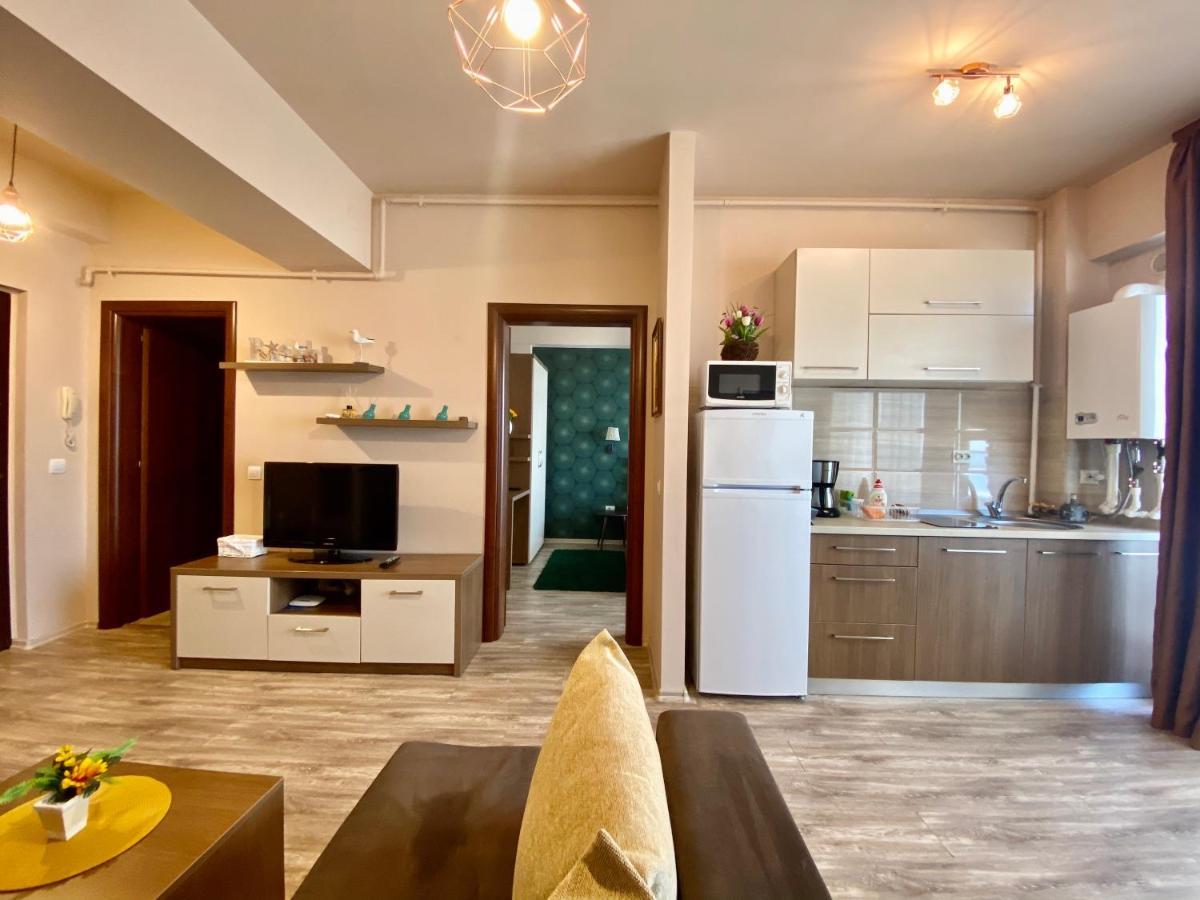 Valy Apartments Summerland Mamaia Exterior photo