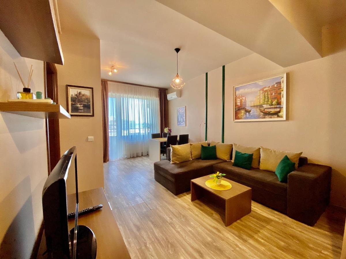 Valy Apartments Summerland Mamaia Exterior photo