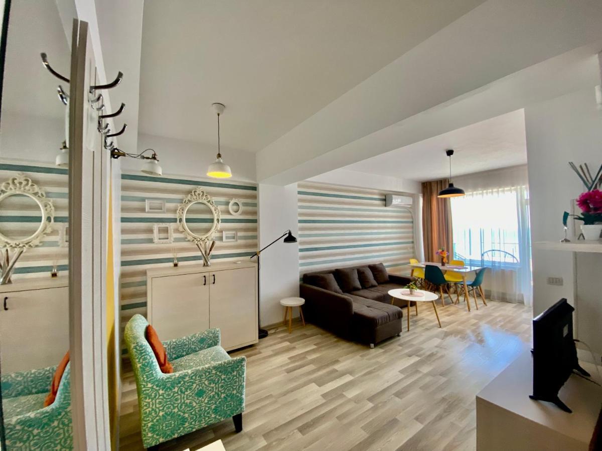 Valy Apartments Summerland Mamaia Exterior photo