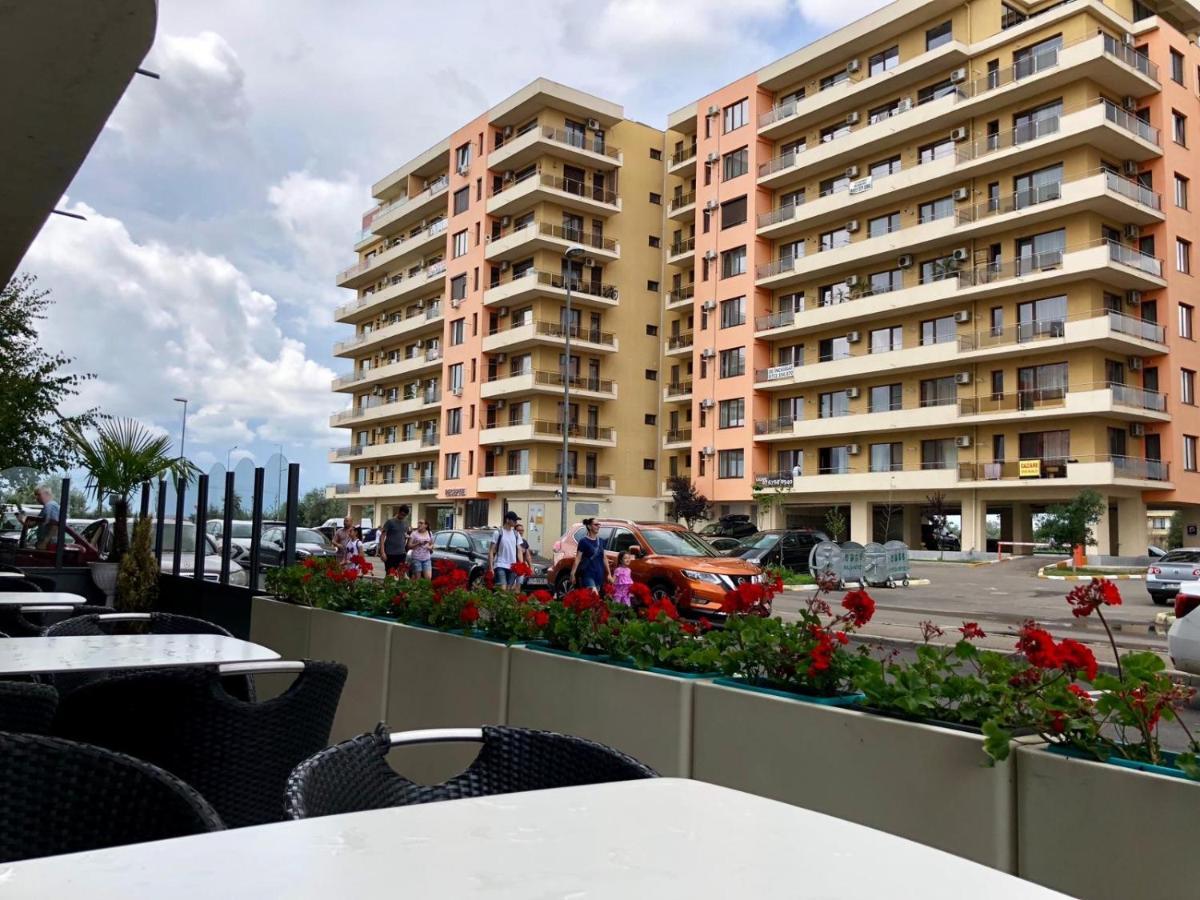 Valy Apartments Summerland Mamaia Exterior photo