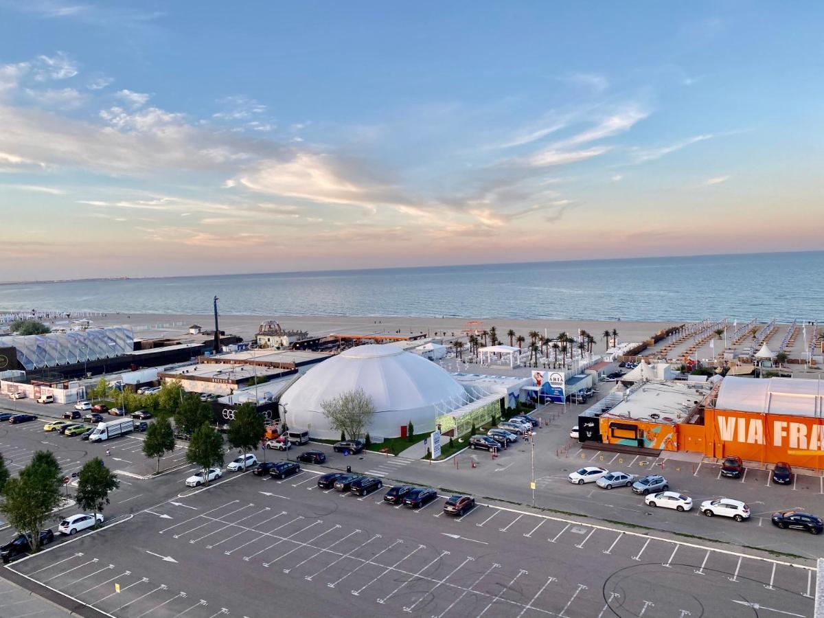 Valy Apartments Summerland Mamaia Exterior photo