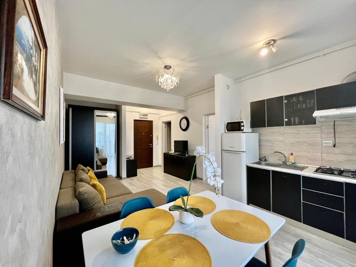 Valy Apartments Summerland Mamaia Exterior photo