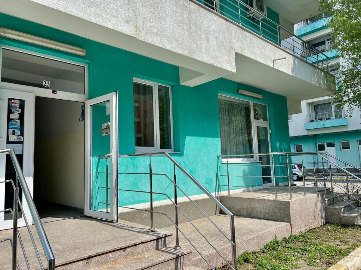 Valy Apartments Summerland Mamaia Exterior photo