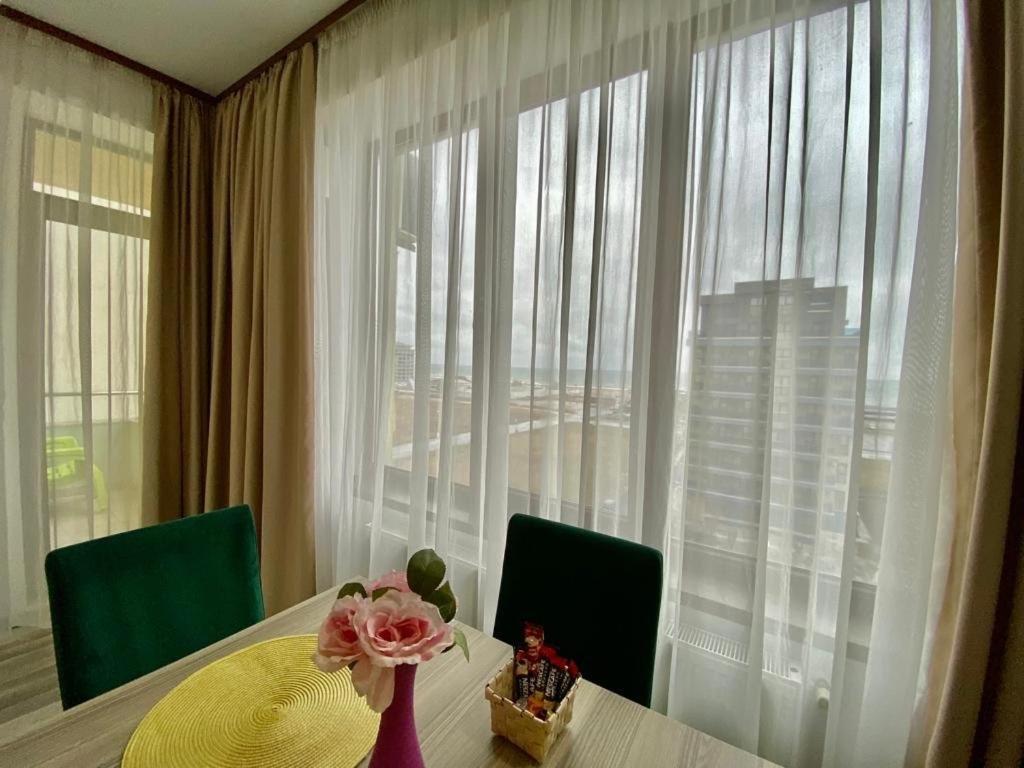 Valy Apartments Summerland Mamaia Exterior photo