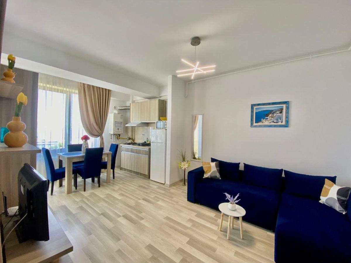 Valy Apartments Summerland Mamaia Exterior photo