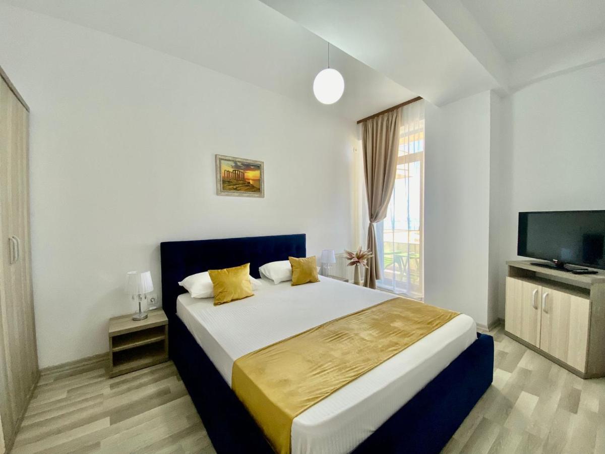 Valy Apartments Summerland Mamaia Exterior photo