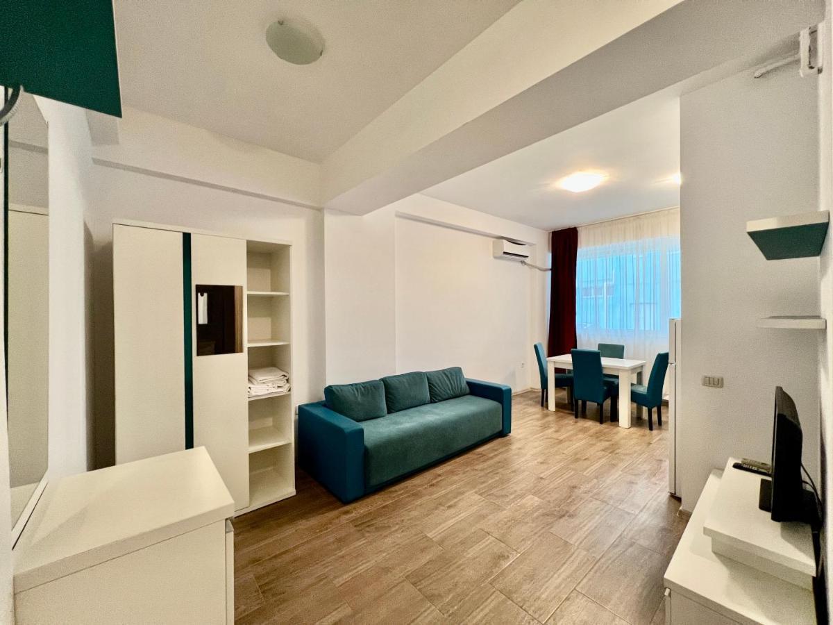 Valy Apartments Summerland Mamaia Exterior photo