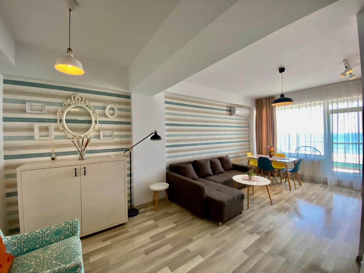 Valy Apartments Summerland Mamaia Exterior photo